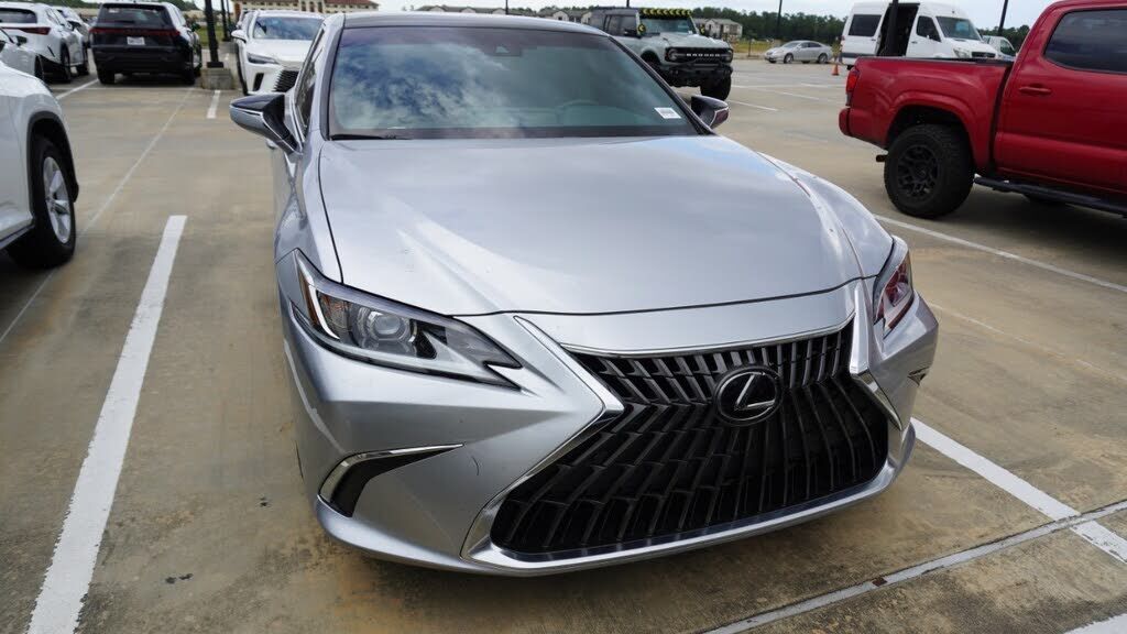 2025 Lexus ES