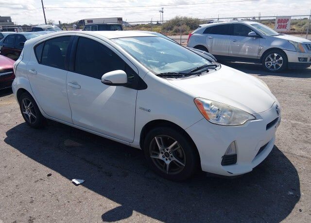 2014 TOYOTA Prius