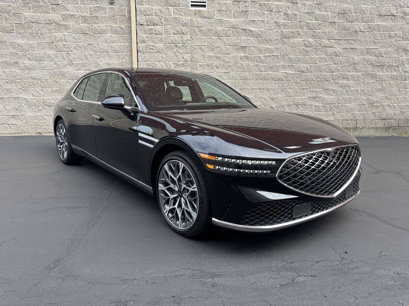 2023 GENESIS G90