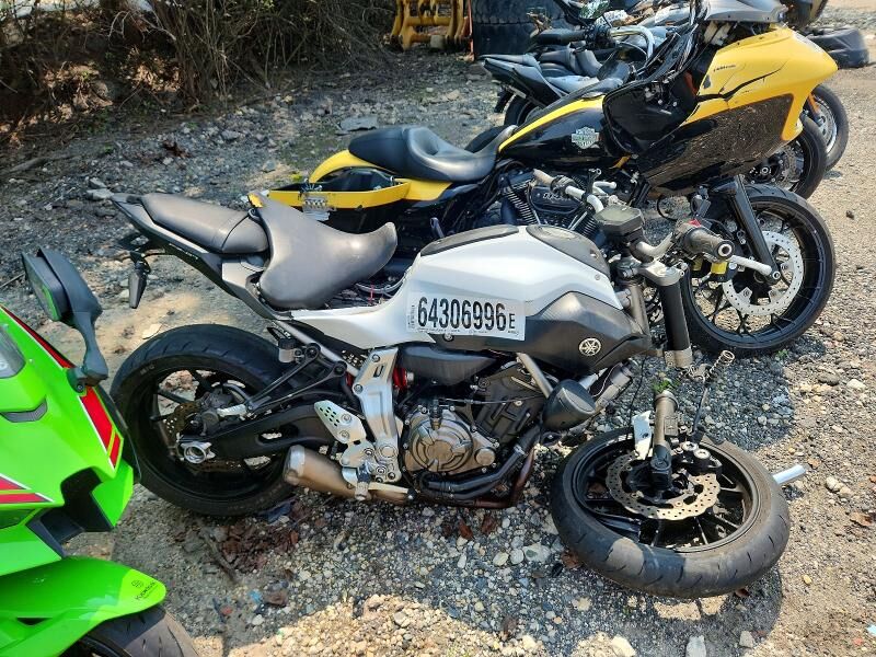2015 YAMAHA FZ07