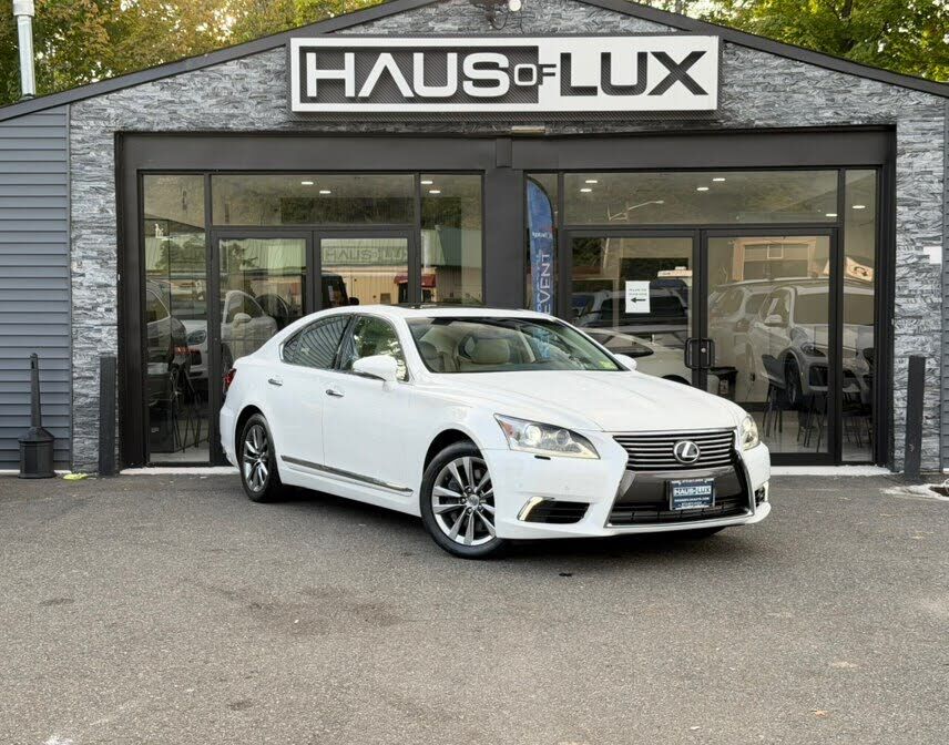 2013 LEXUS LS