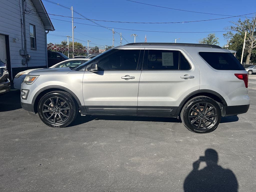 2017 FORD Explorer