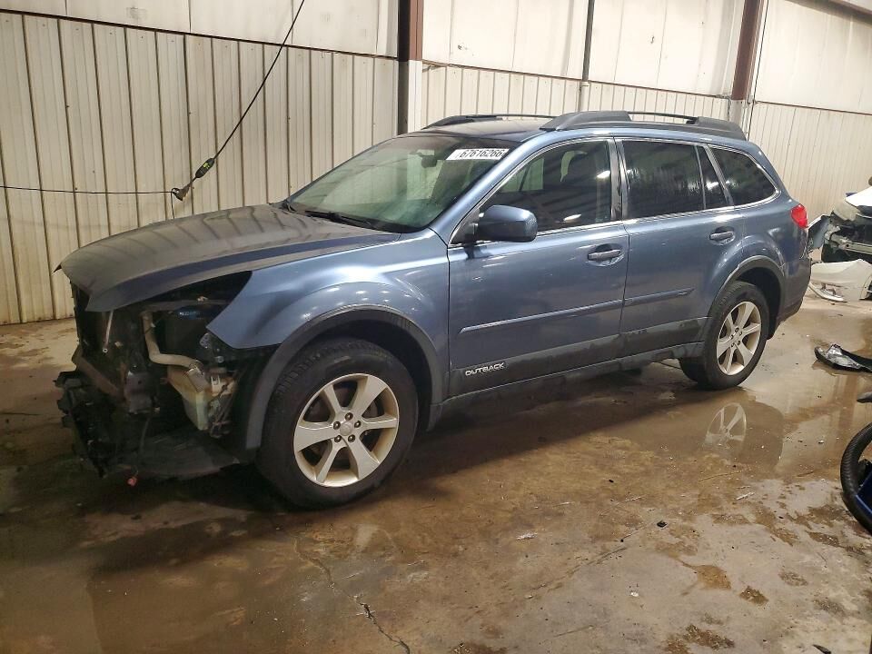 2013 SUBARU Outback