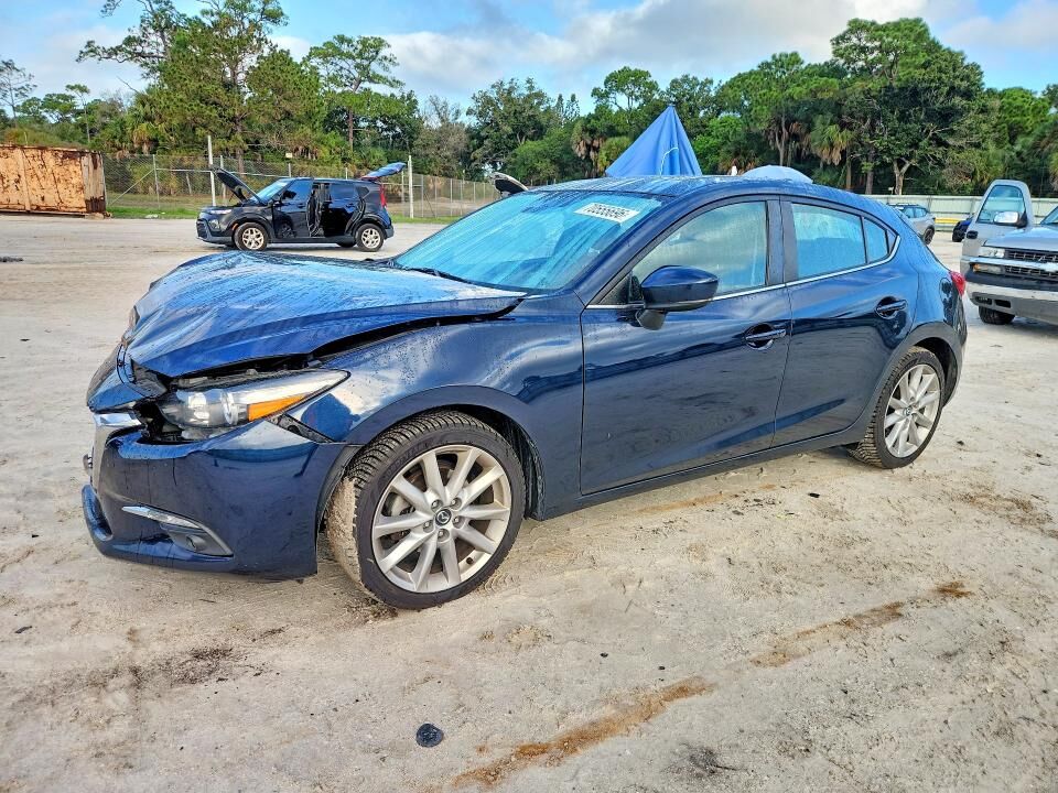 2017 MAZDA Mazda3
