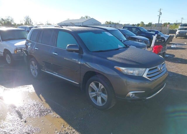2013 TOYOTA Highlander