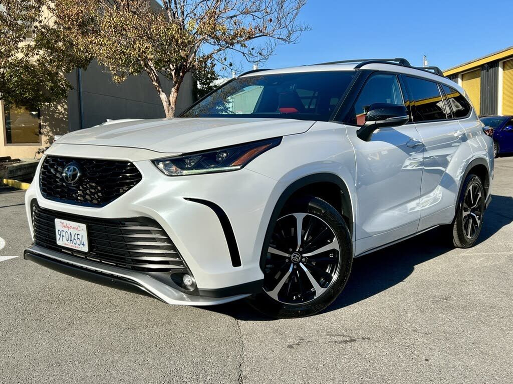 2022 TOYOTA Highlander