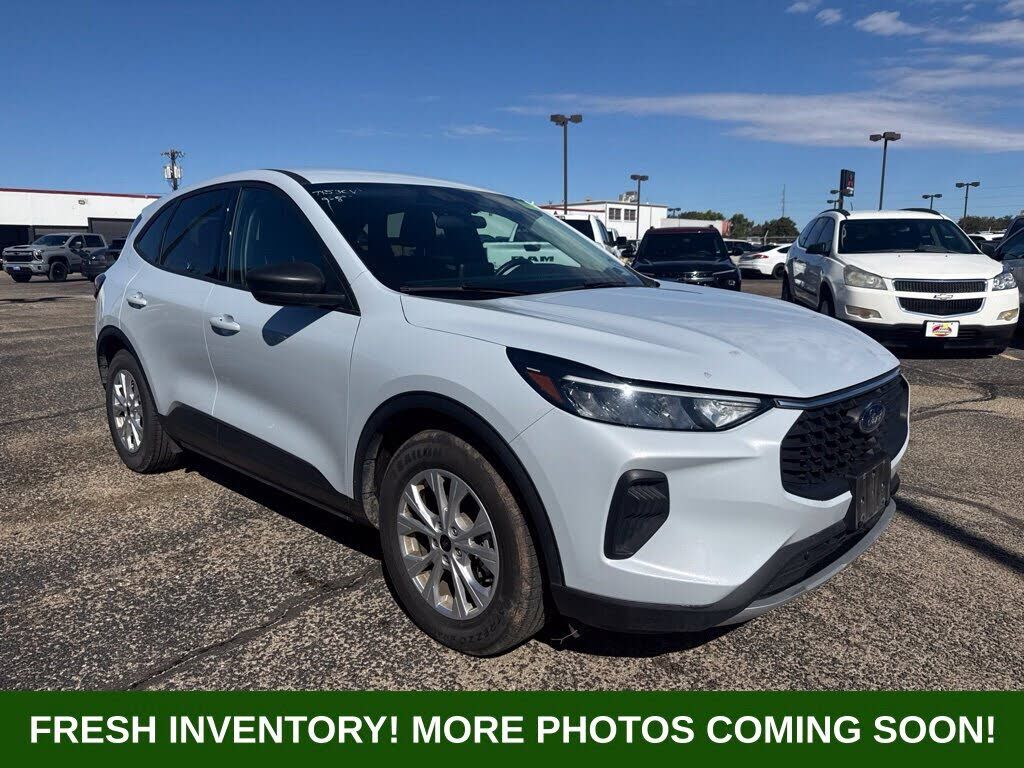 2025 FORD Escape