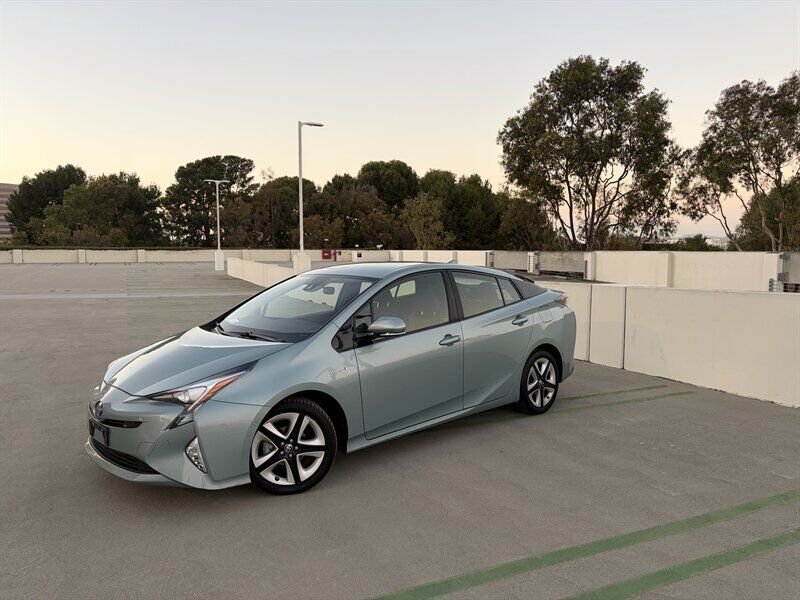 2017 TOYOTA PRIUS