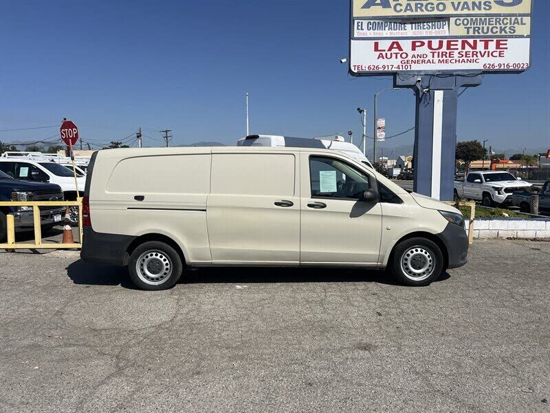2020 Mercedes-Benz METRIS