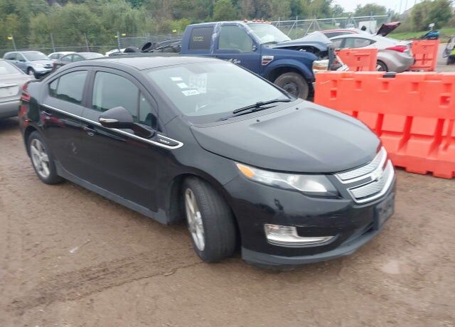 2013 CHEVROLET Volt