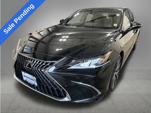 2024 LEXUS ES