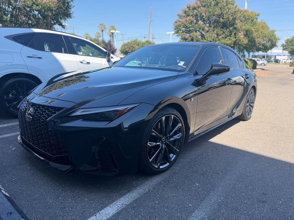2025 LEXUS IS