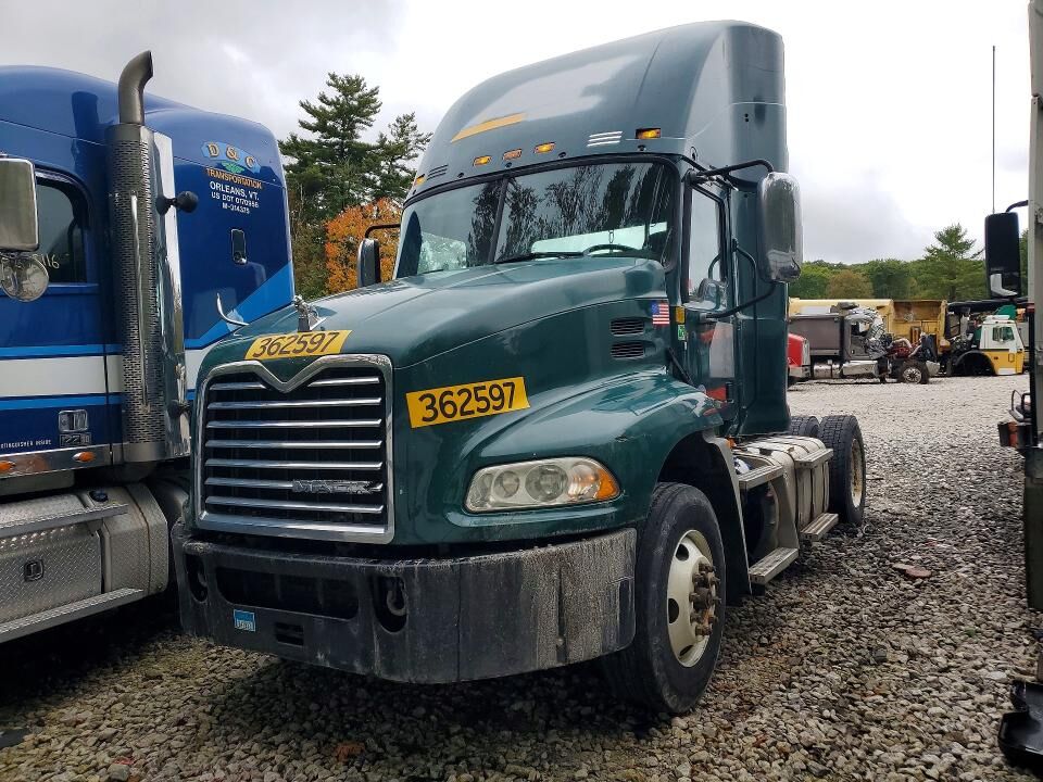 2017 MACK CXU