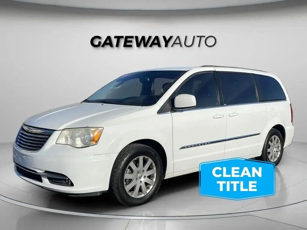 2014 CHRYSLER Town and Country