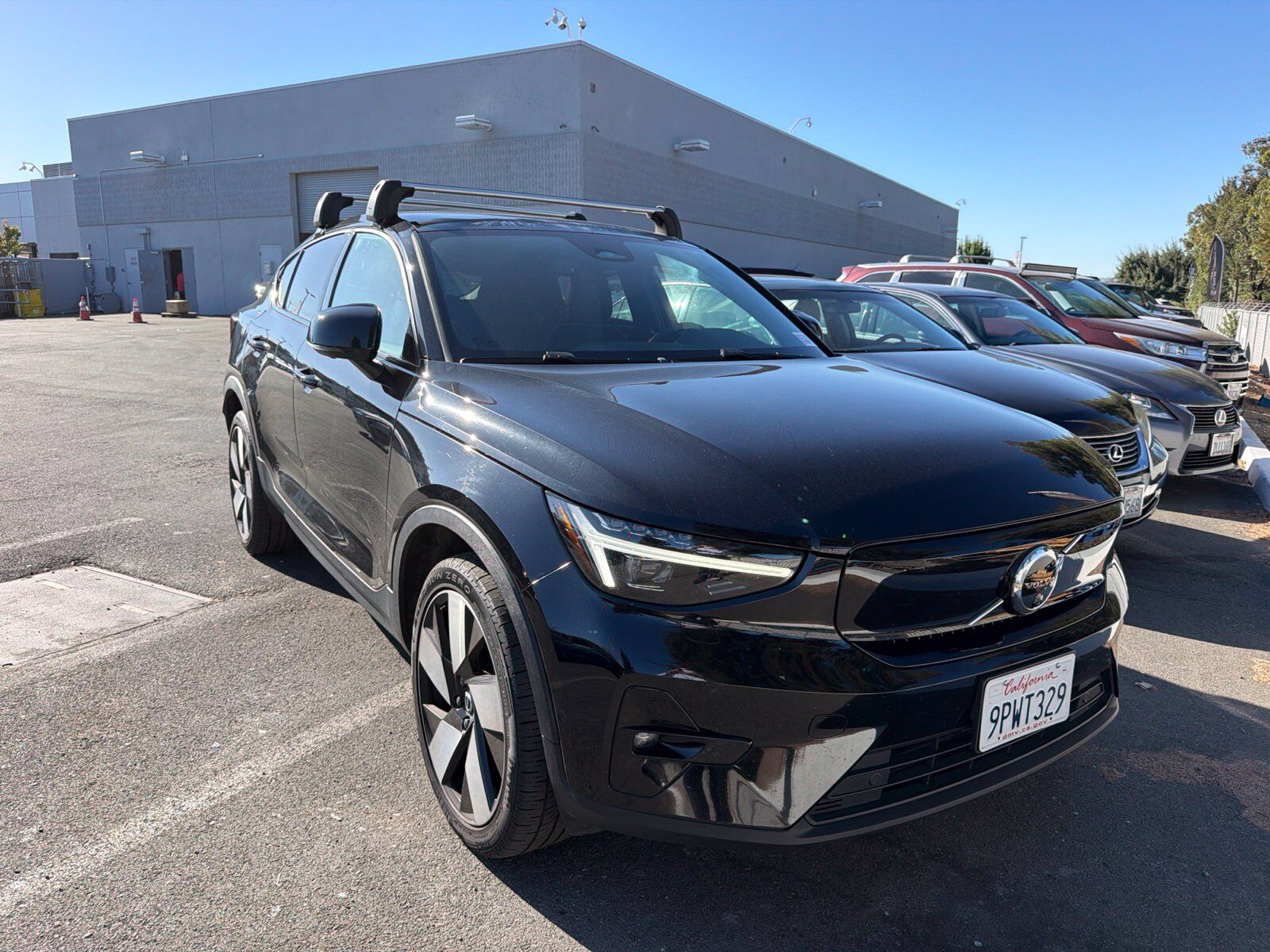 2023 VOLVO C40