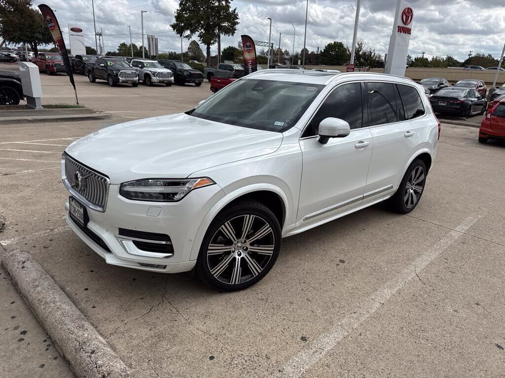 2023 VOLVO XC90
