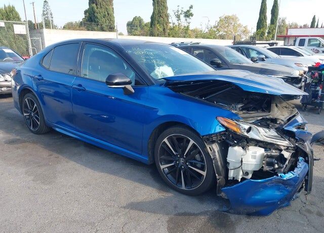 2018 TOYOTA Camry