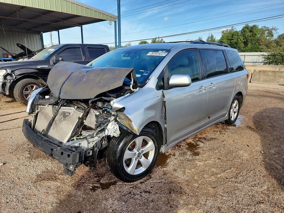 2020 TOYOTA Sienna