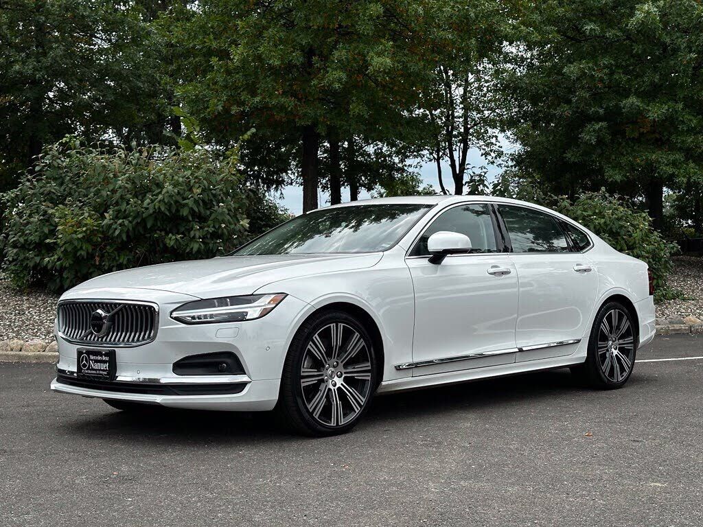 2023 VOLVO S90