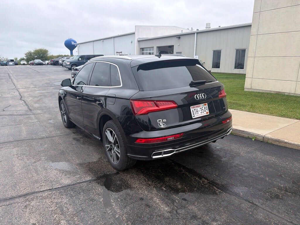 2020 AUDI Q5 e