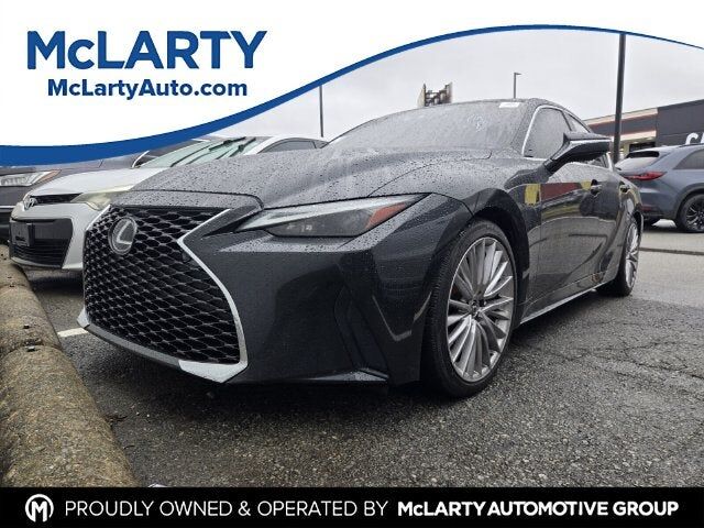 2022 LEXUS IS