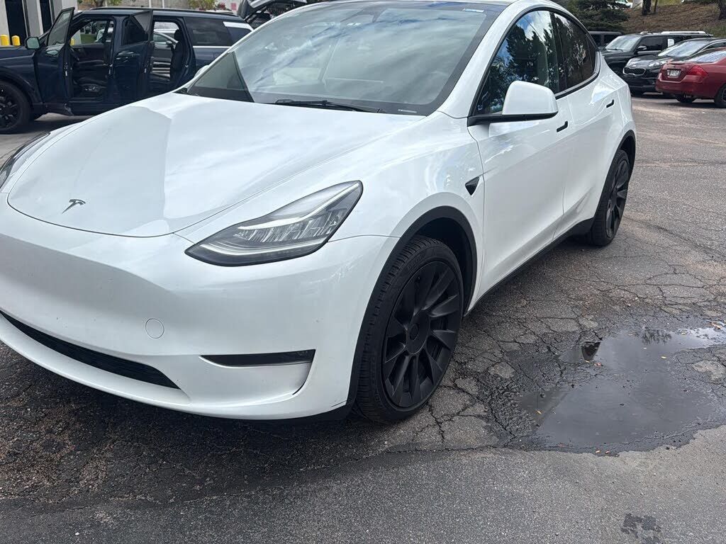 2023 TESLA Model Y