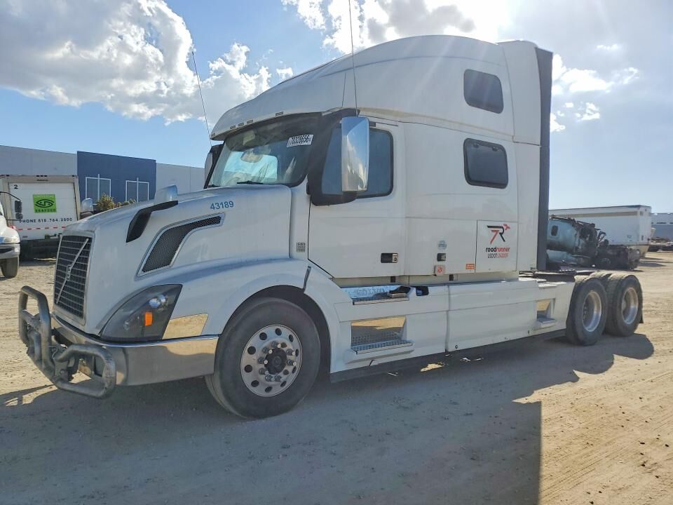 2016 VOLVO TRUCK VNL