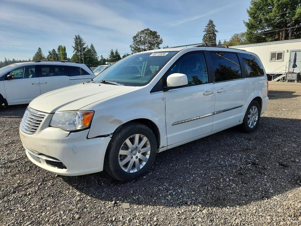 2013 CHRYSLER Town and Country