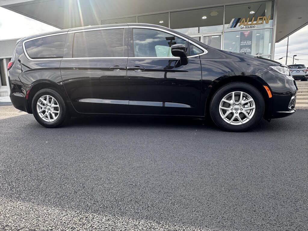 2025 CHRYSLER Pacifica