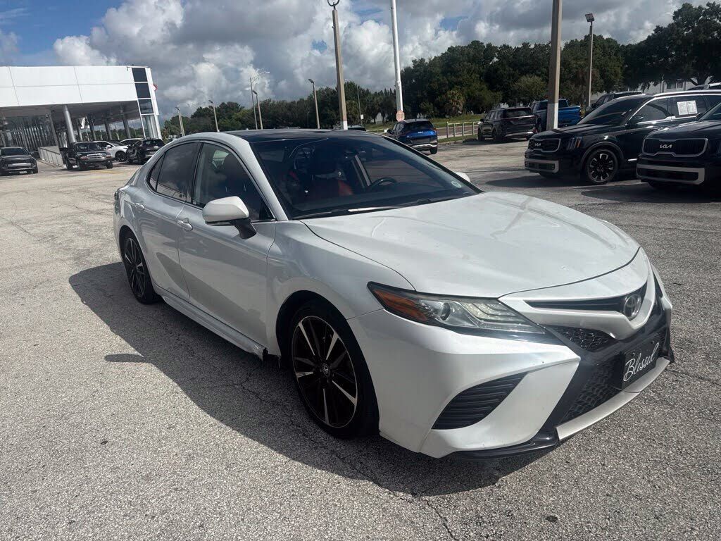 2019 TOYOTA Camry