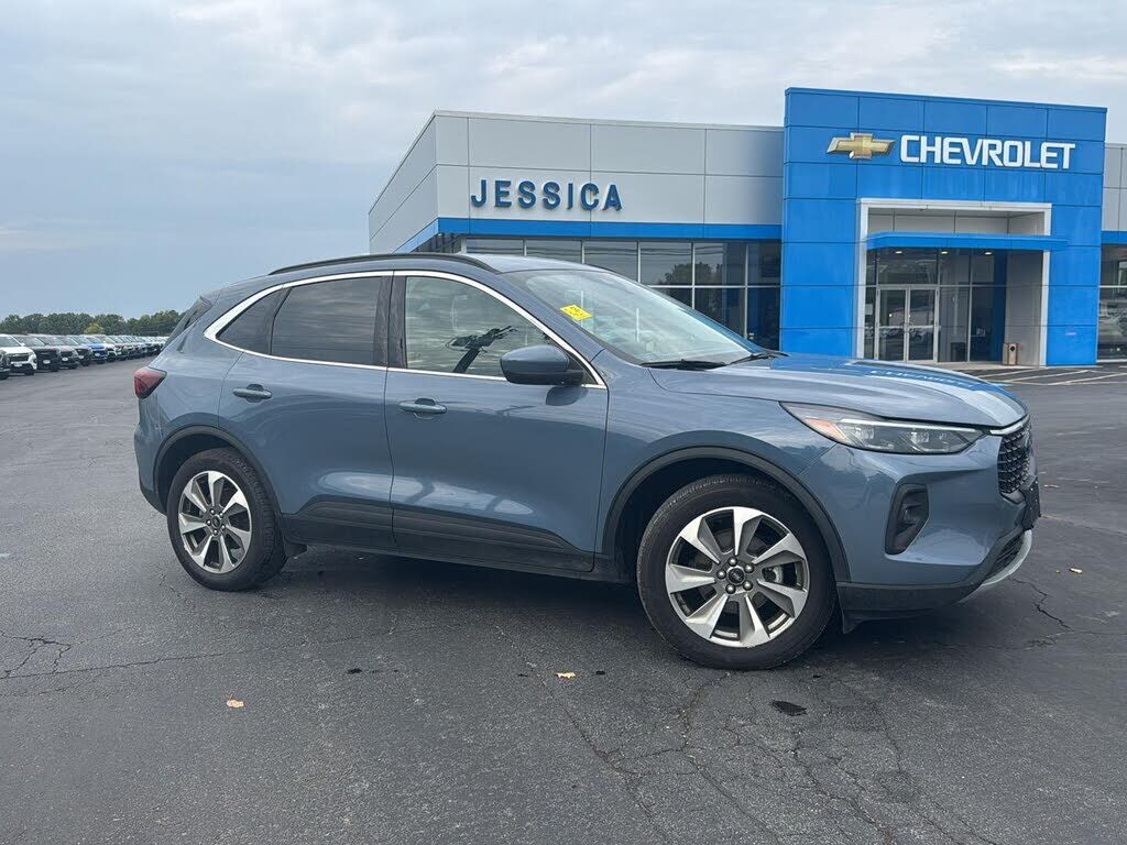2025 FORD Escape