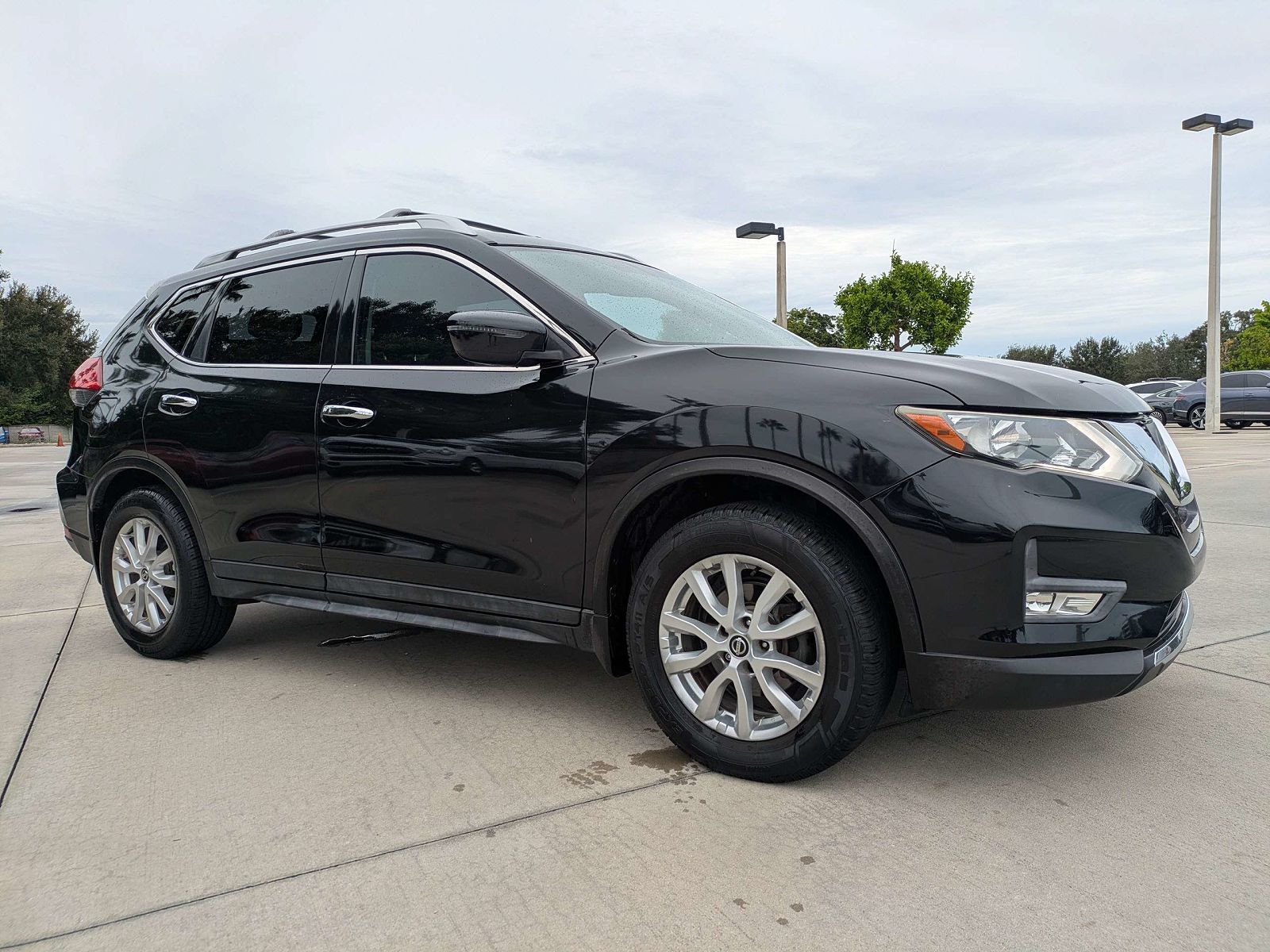 2017 NISSAN Rogue
