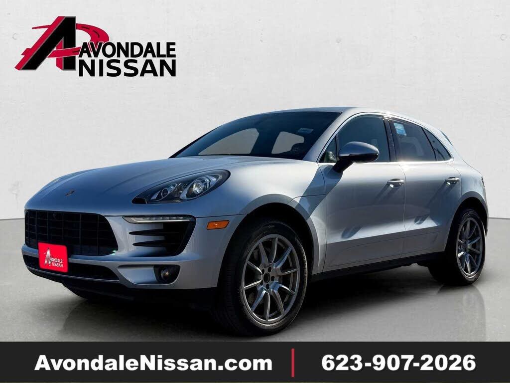 2016 PORSCHE Macan