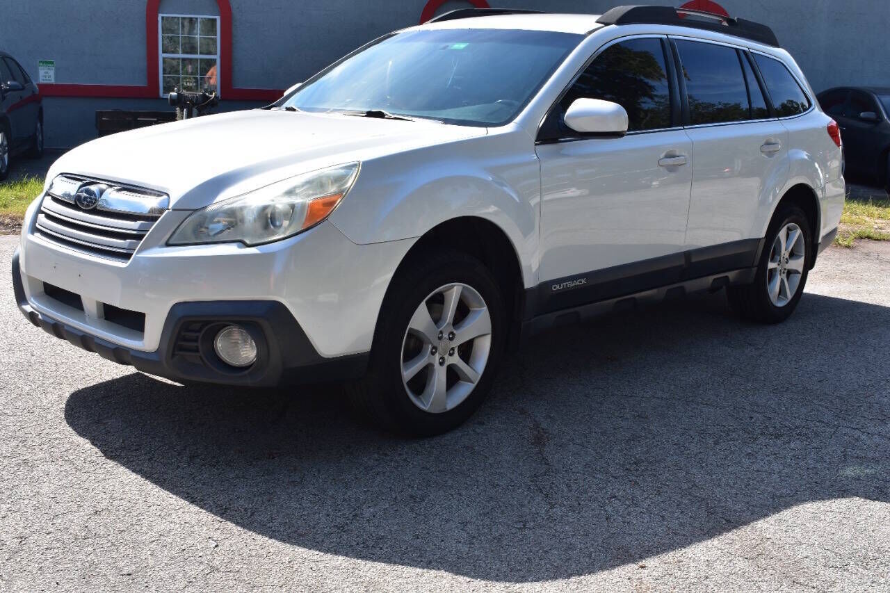 2013 SUBARU Outback
