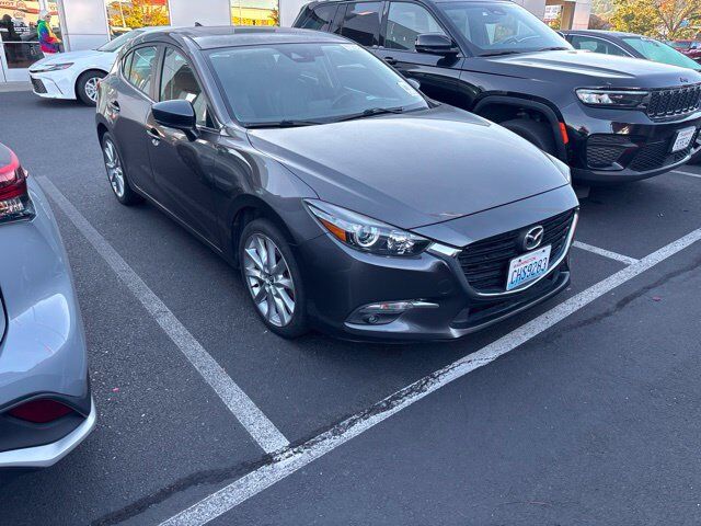 2017 MAZDA Mazda3