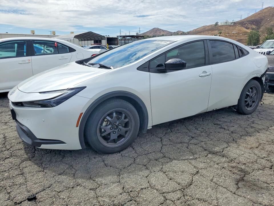 2024 TOYOTA PRIUS