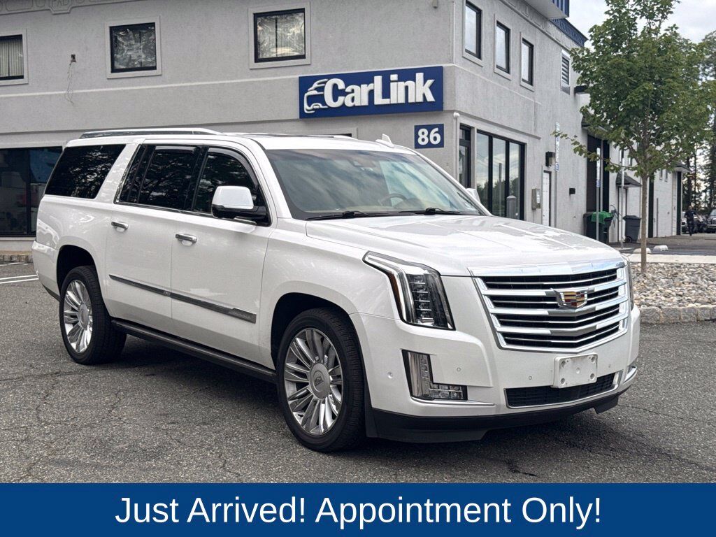 2017 CADILLAC Escalade ESV