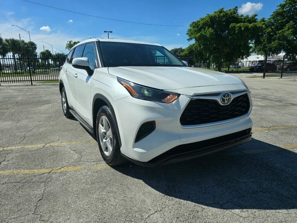2022 TOYOTA Highlander