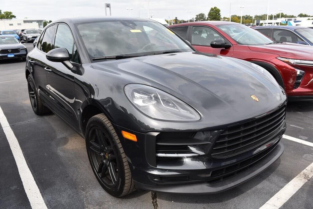 2020 PORSCHE Macan