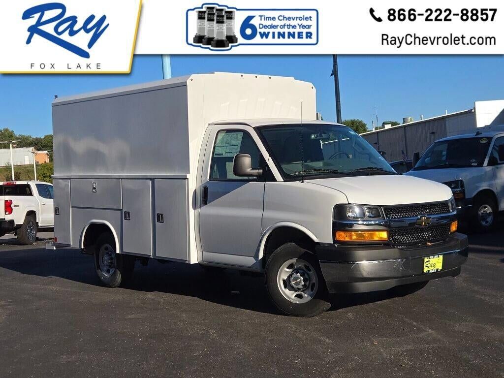 2026 CHEVROLET Express