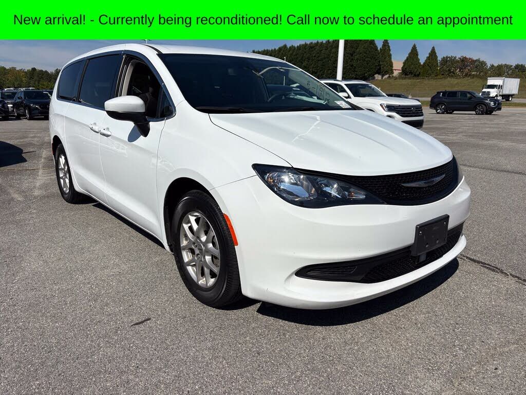2023 CHRYSLER Voyager