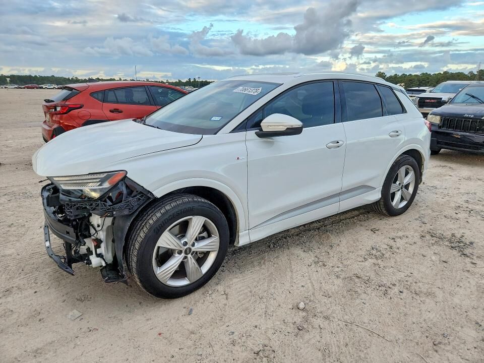 2023 AUDI Q4