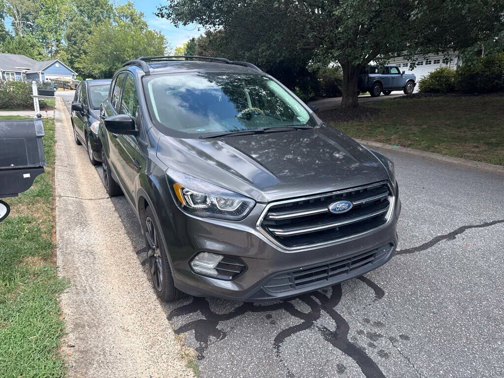 2017 FORD Escape