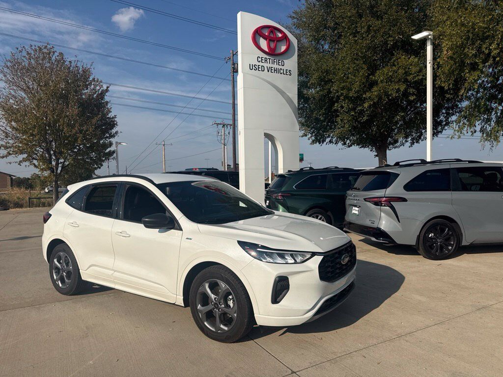 2024 FORD Escape