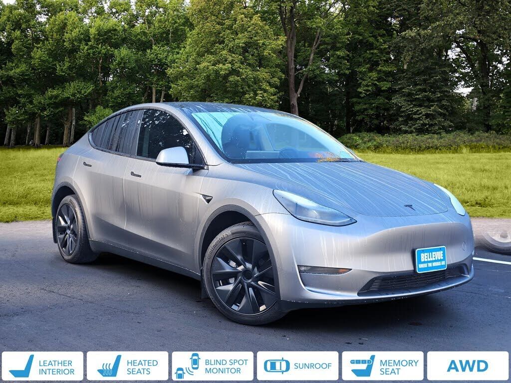 2024 TESLA Model Y