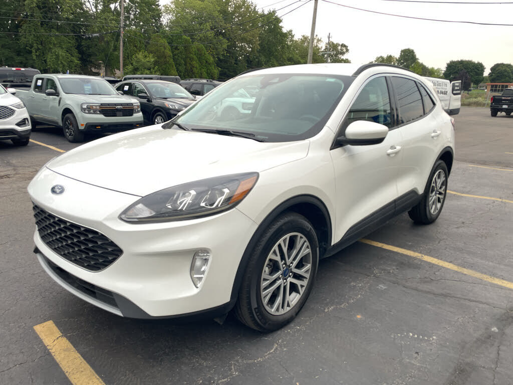 2021 FORD Escape