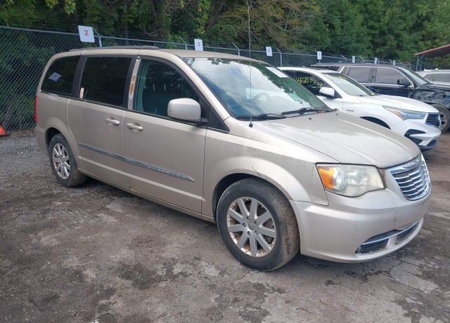 2015 CHRYSLER Town and Country