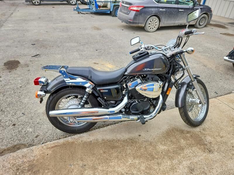 2010 HONDA VT750