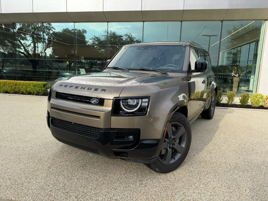 2026 LAND ROVER Defender