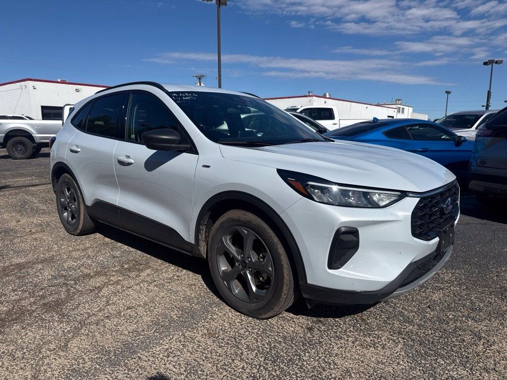 2025 FORD Escape